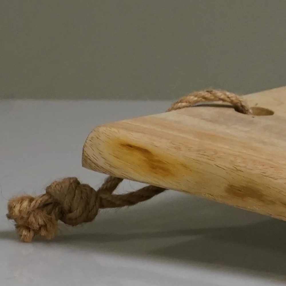 Cutting Board with Rope - Picture 3 of 4